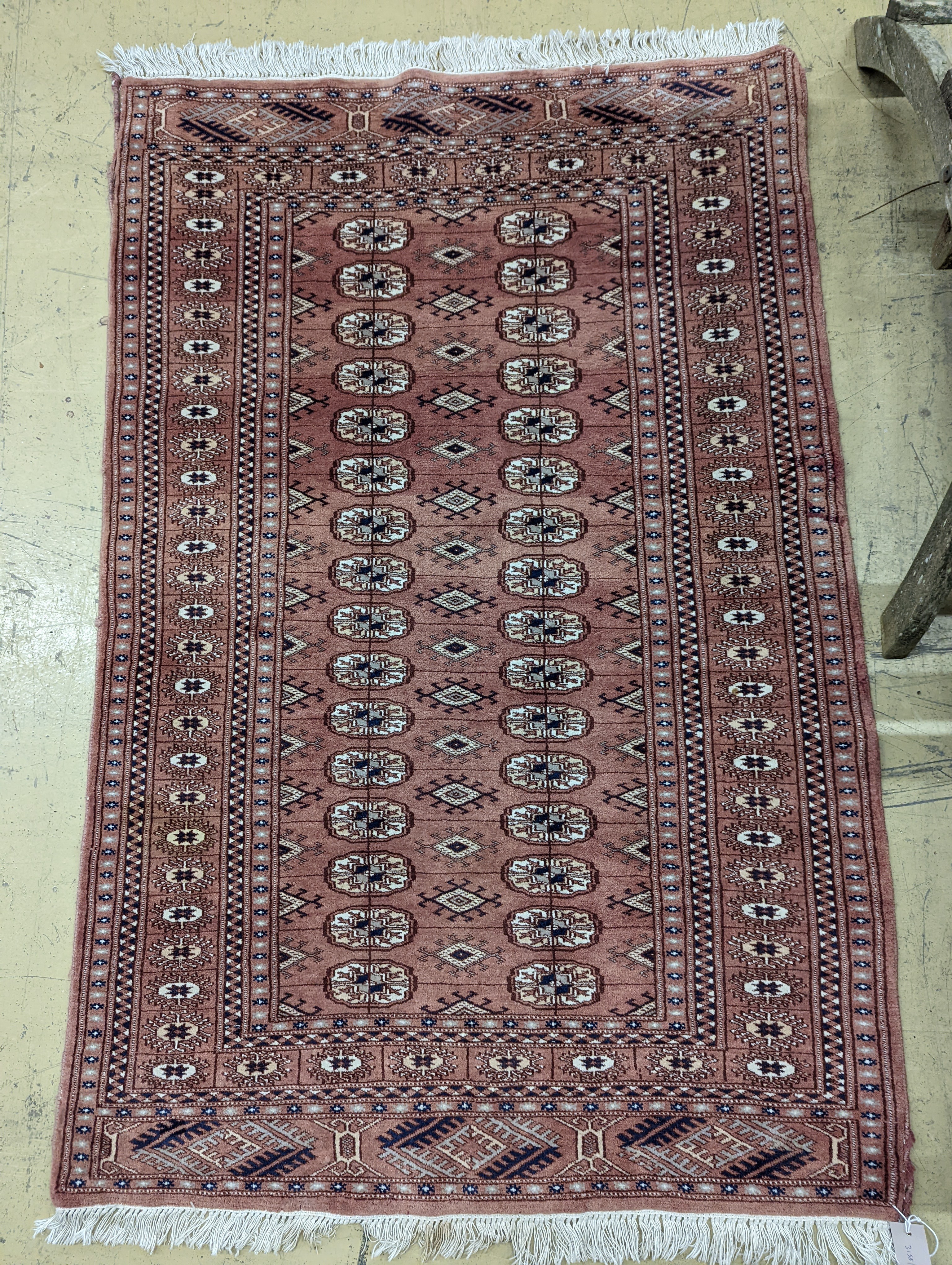 A Bokhara rug. 150x100cm.